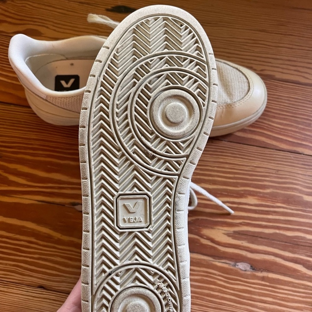Veja V-10 J-Mesh Jute White
Sneakers - Size 8 - Picture 5 of 5